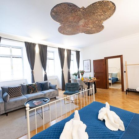 Best Price & Location - Historic Square Residency Praha Bagian luar foto
