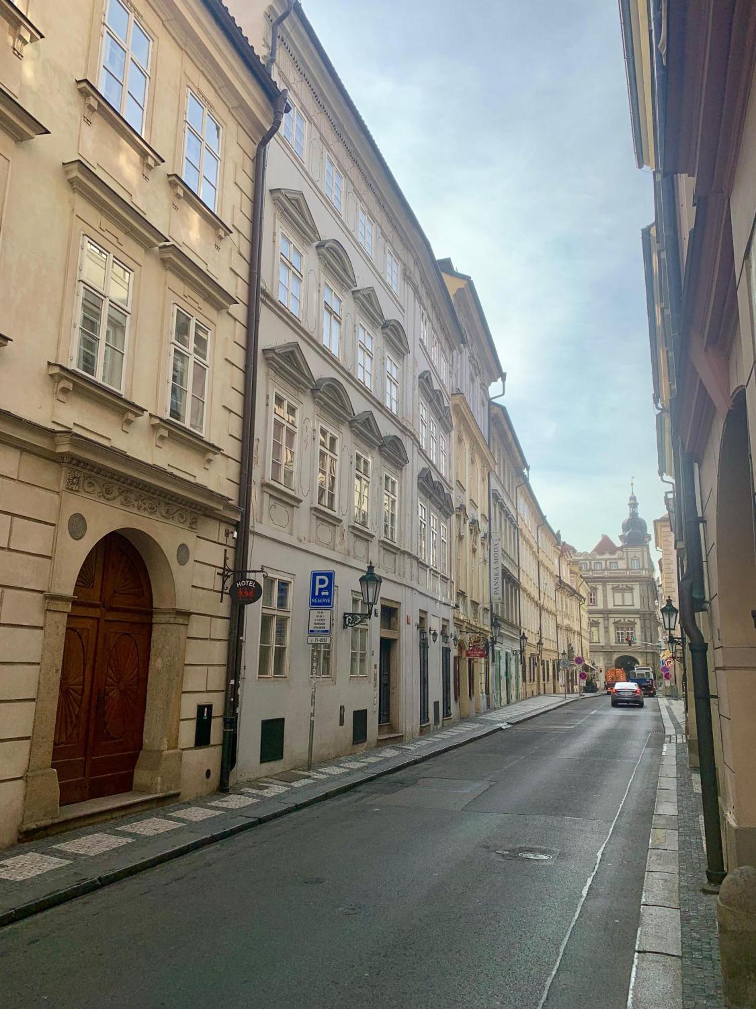 Best Price & Location - Historic Square Residency Praha Bagian luar foto